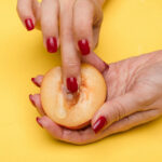 Fingering – na czym polega i skąd jego popularność