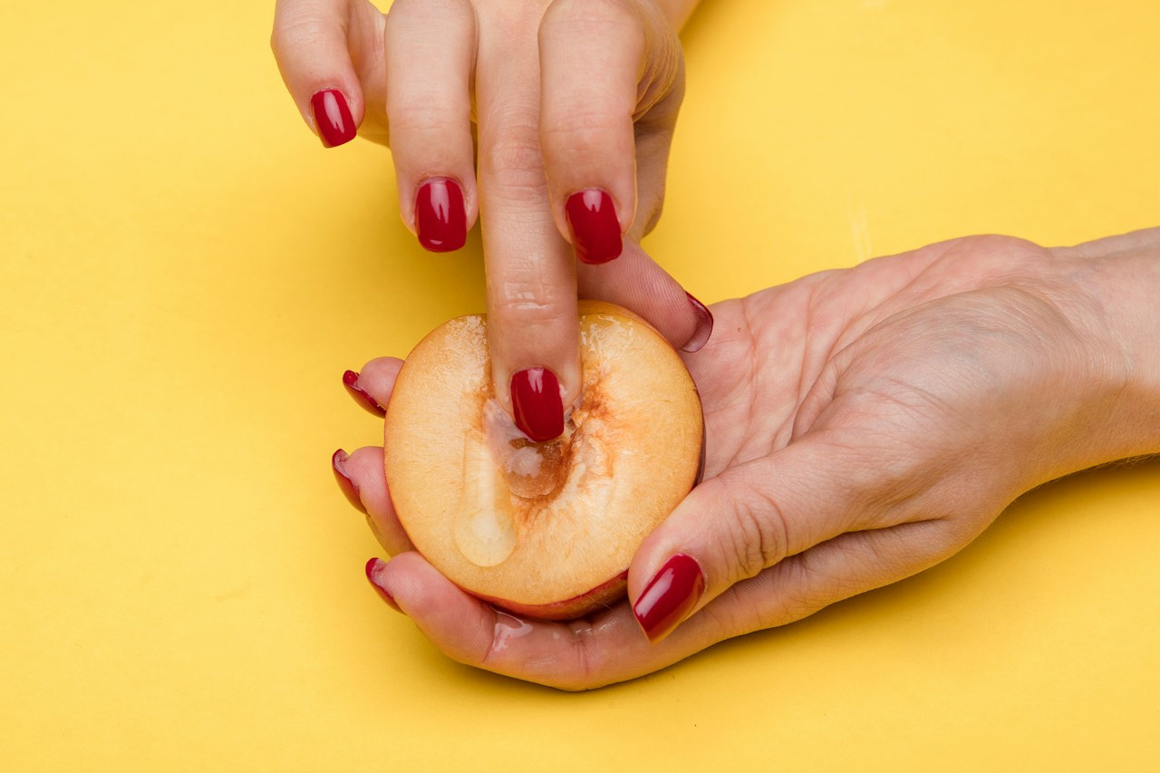 Fingering – na czym polega i skąd jego popularność